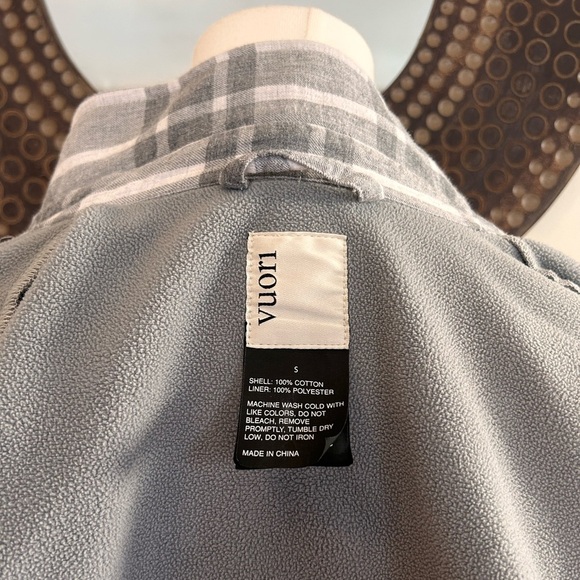 Vuori Men’s Range Shirt Jacket Gray White Plaid Fleece Lined Size Small - Picture 5 of 6